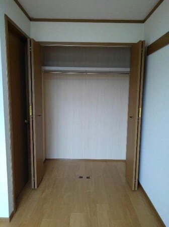 リュミエ-ル・ソレ-ルBの物件内観写真